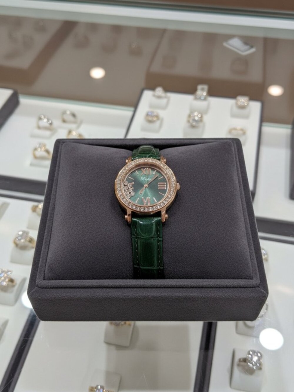 Chopard Styling Ladies Floating Diamonds 35mm Wristwatch in Emerald Green - Picture 3 of 7